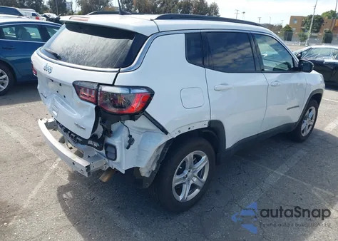 2023 Jeep Compass Latitude 4X4 z USA, uszkodzony, nr VIN 3C4NJDBN1PT538478